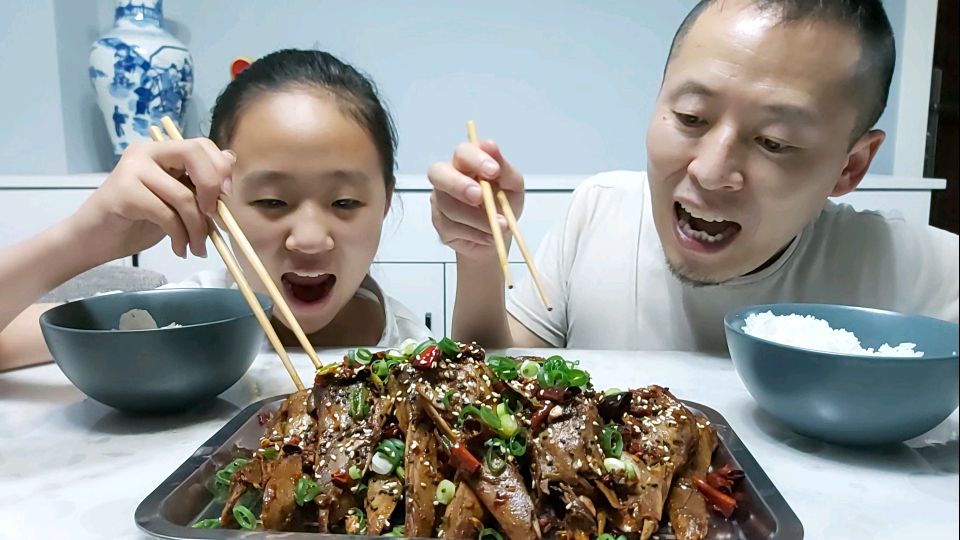 22元买袋鸭头,做道“酱香鸭头”口口酱香,越吃越过瘾!