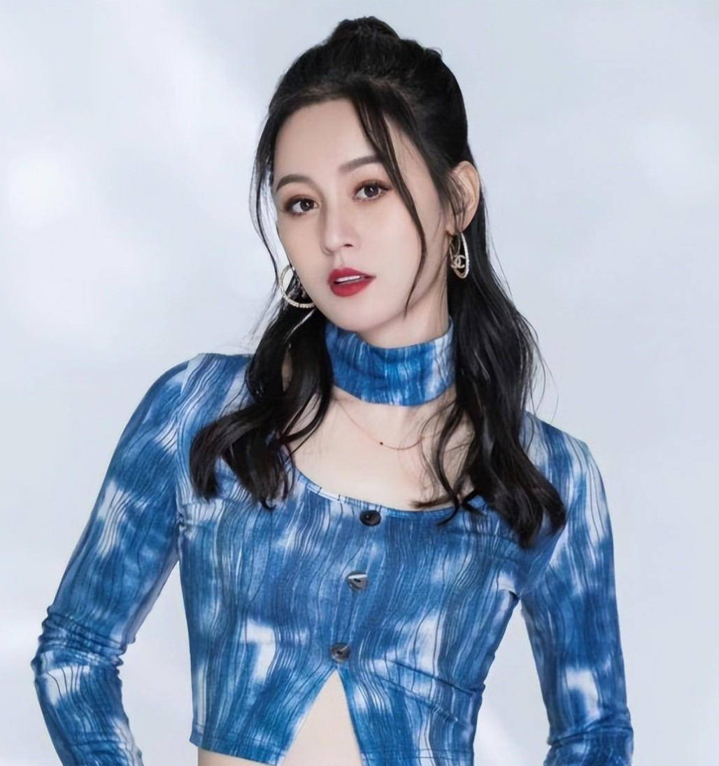 中国网红歌手唐艺:靠着抖音一步步成长,前婆婆称她是"好儿媳"