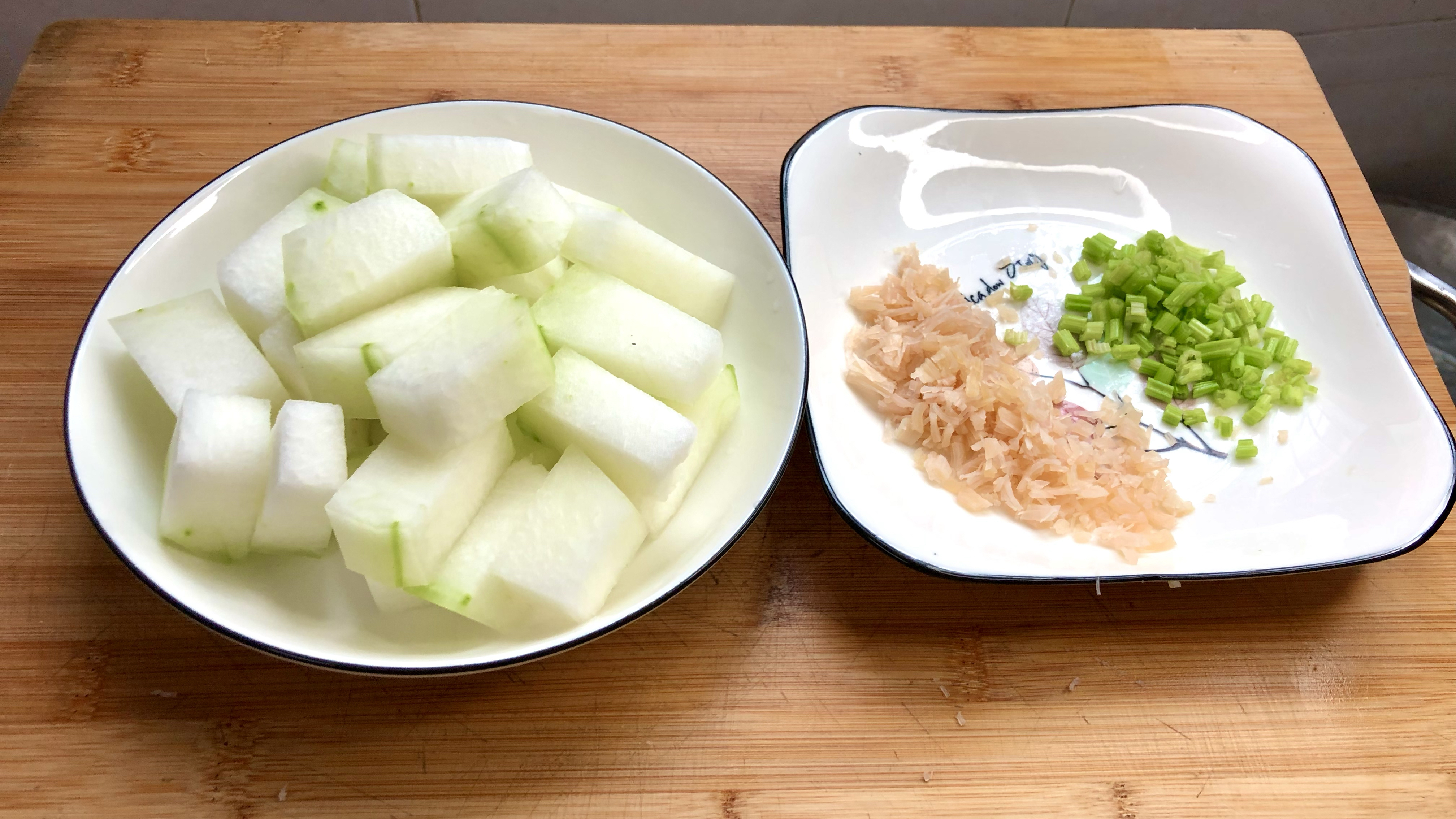 春夏交际要多吃冬瓜,大厨教你广式冬瓜煲做法,汤鲜味美