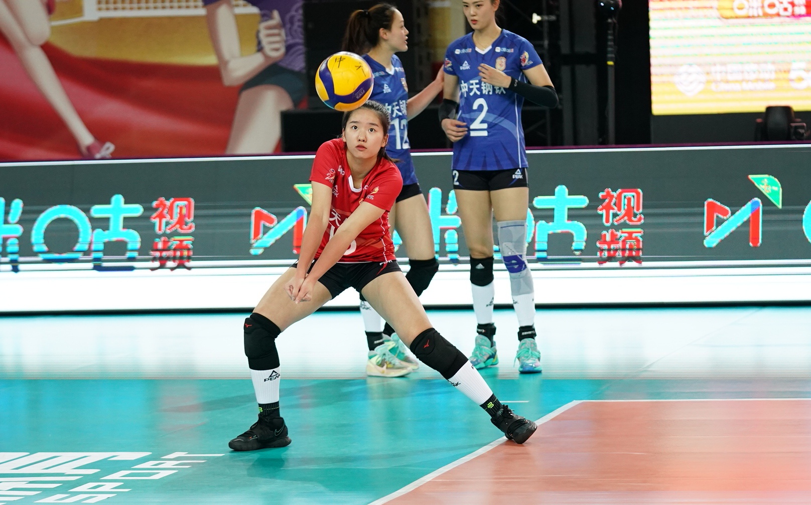 让龚翔宇打一局接应吧,已经牺牲的够多了!让小宇放开手打一局吧