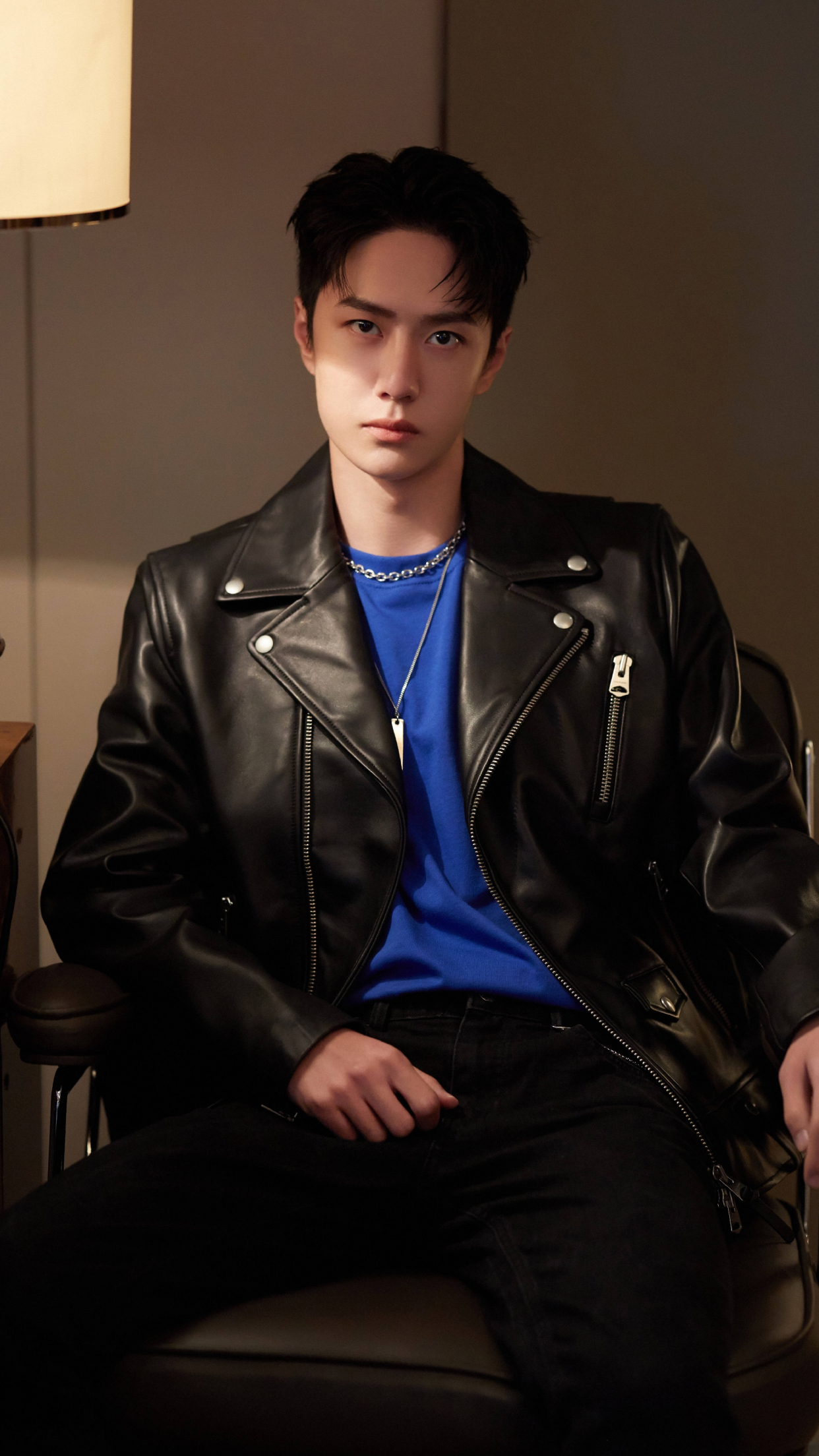 演员王一博,帅气写真照来了,《这街3》的王队长,请看大片