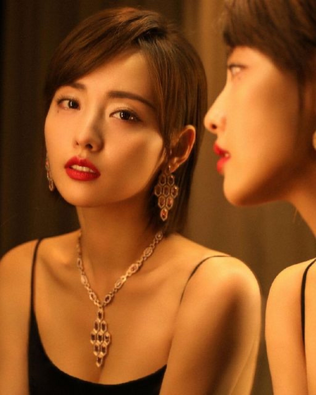 [赞同][赞同][吃鲸]短发的张嘉倪,就问你行不行!