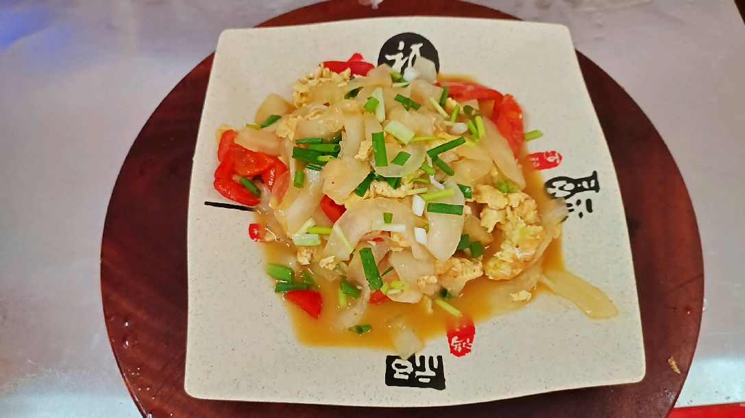 店主分享:“鸡蛋炒老黄瓜”的家常做法,酸甜可口,简单不费事