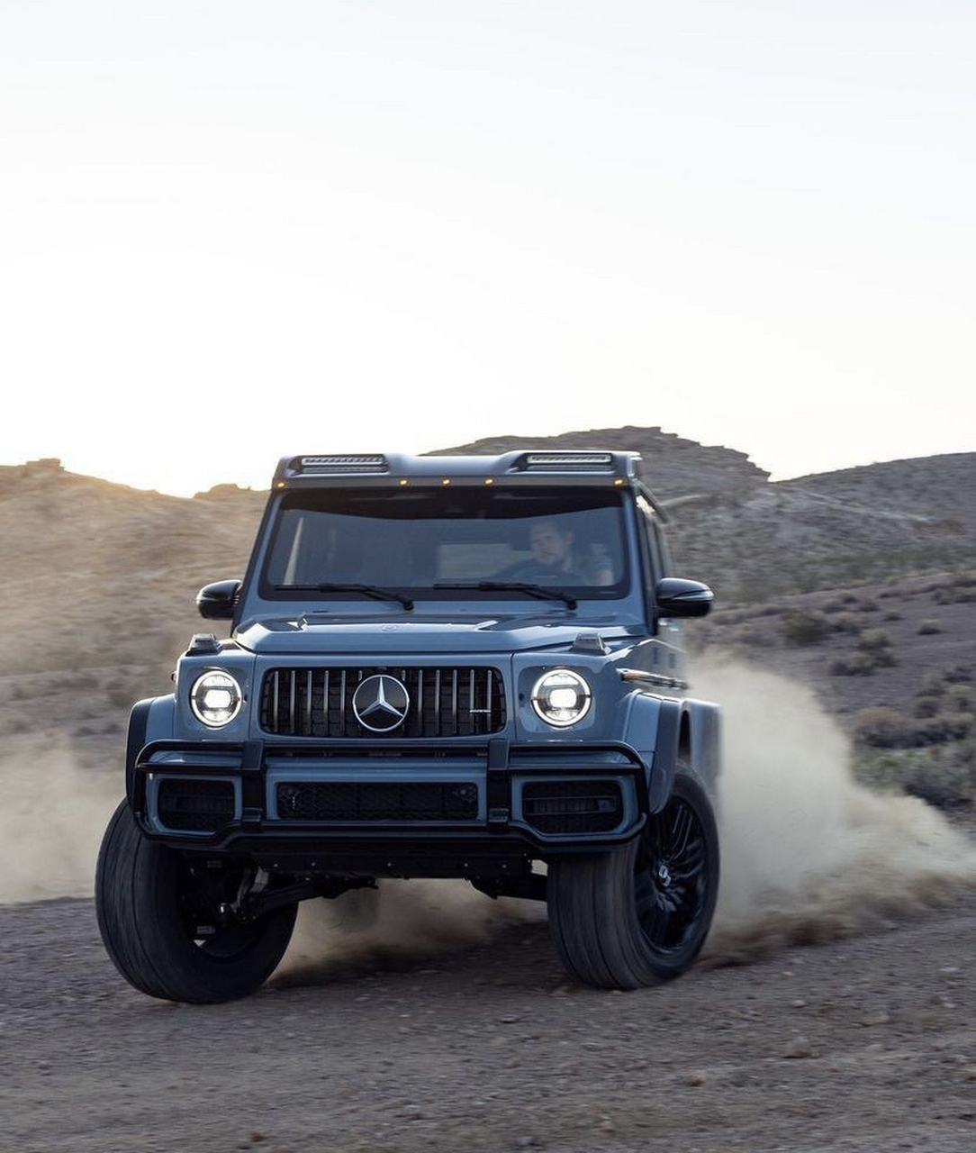 如果车主想拥有靓丽色彩涂装的大g,恐怕只能花费长