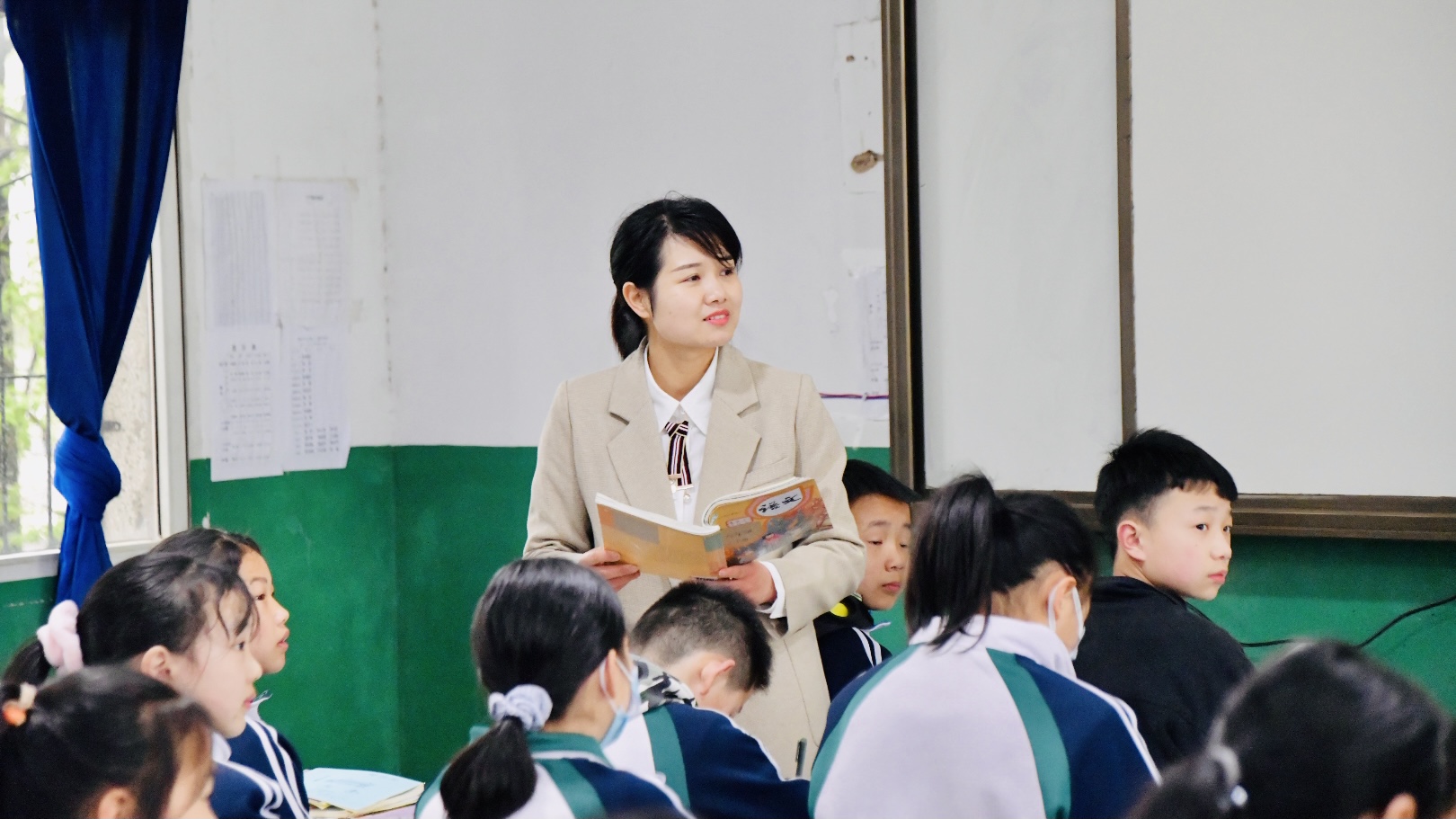 孝感市实验小学柴梦妮图片