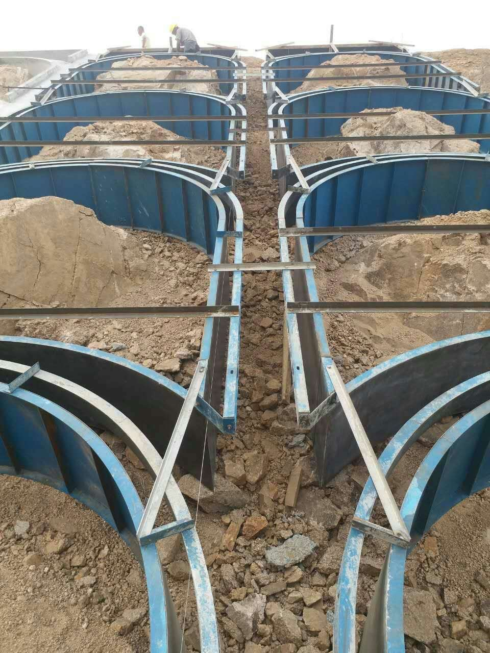 拱形骨架护坡模具# 拱形骨架模板,顾名思义,是一种用于制作拱形结构