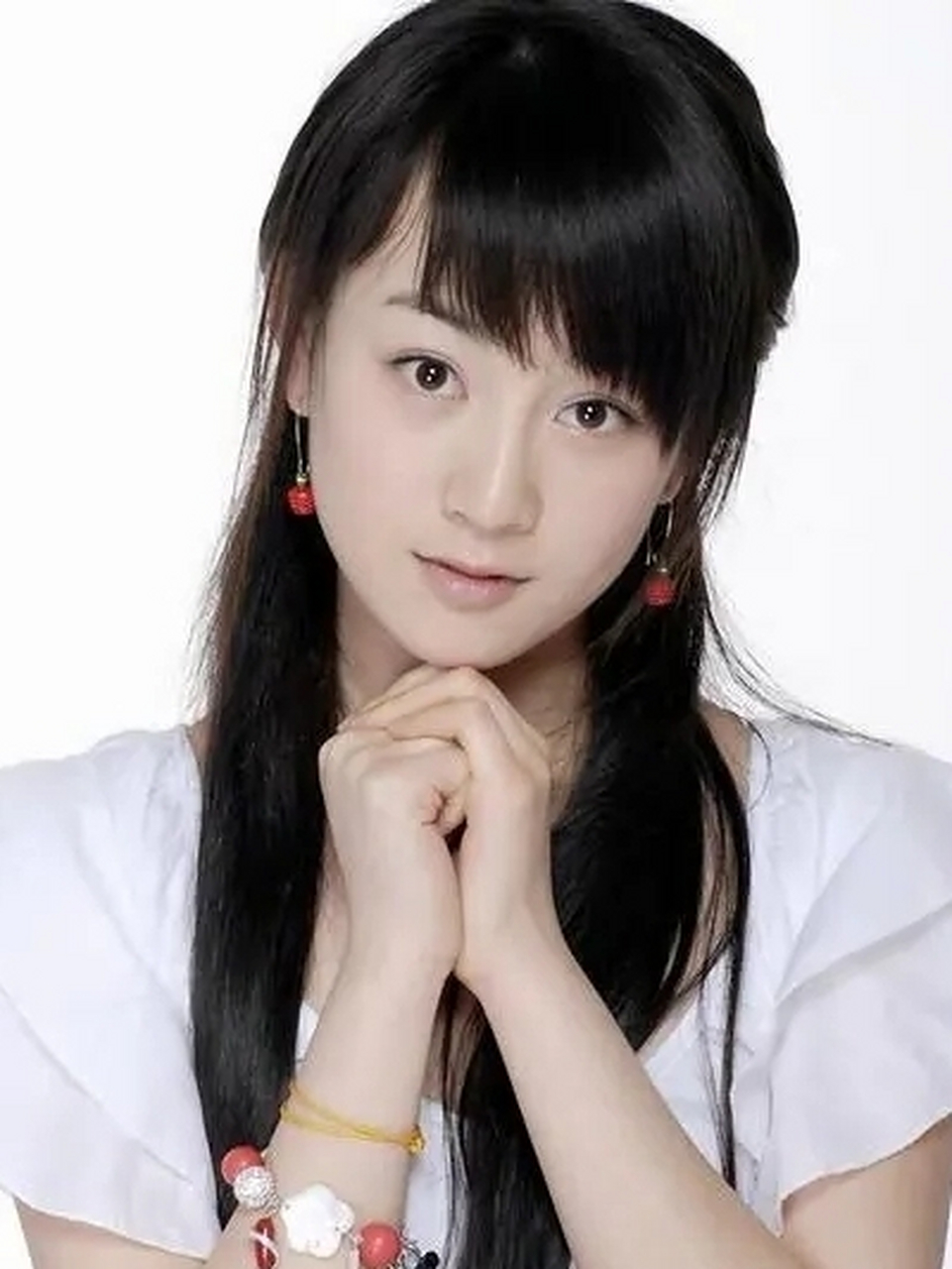 张檬是一个新生代演员,有活力又刻苦的探索,这个小女孩也是弱不禁风