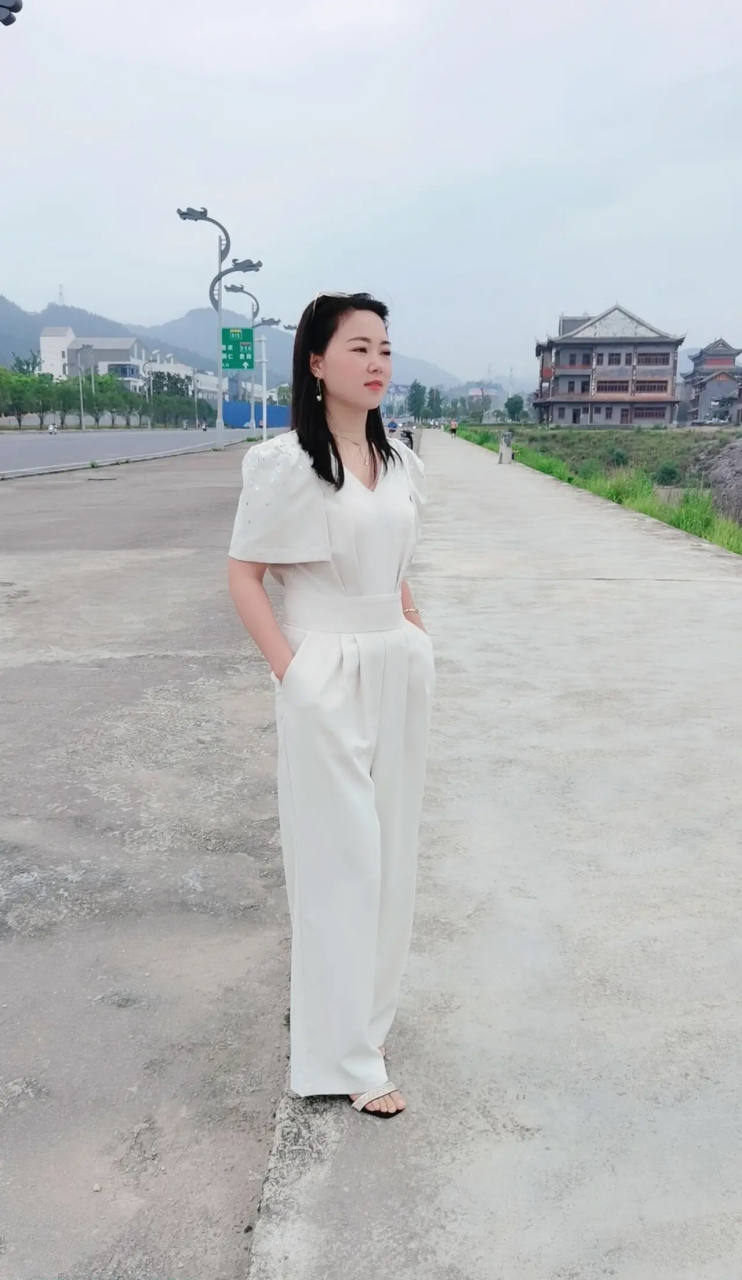 一,不守妇道的女人,第一任男朋友必是渣男.因为物以类聚,人以群分.