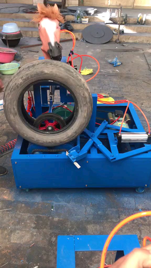 废旧轮胎切割机,3-5秒切割一条轮胎-度小视