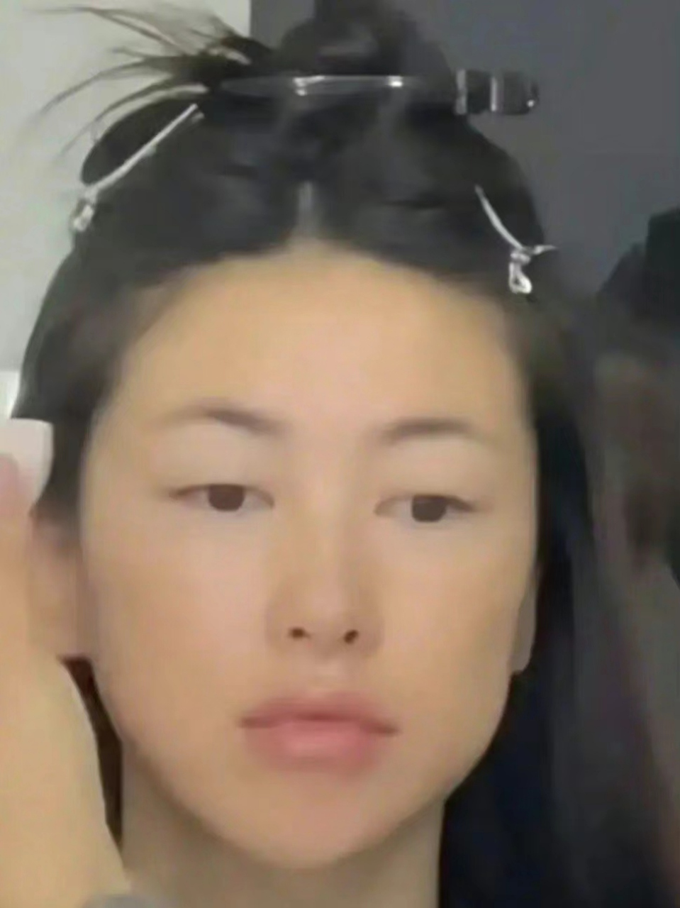 朱珠素颜照惹网友争议,这是全球最美面孔?