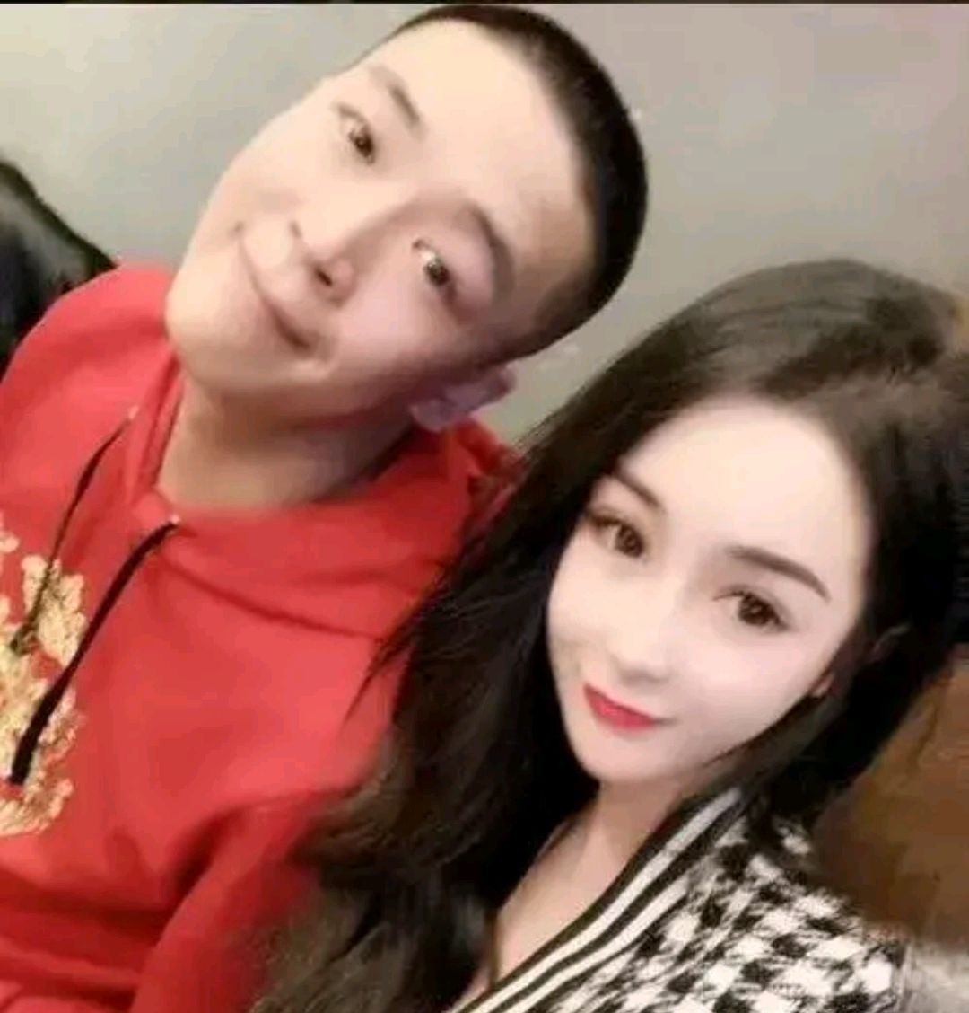 yy阿哲老婆图片