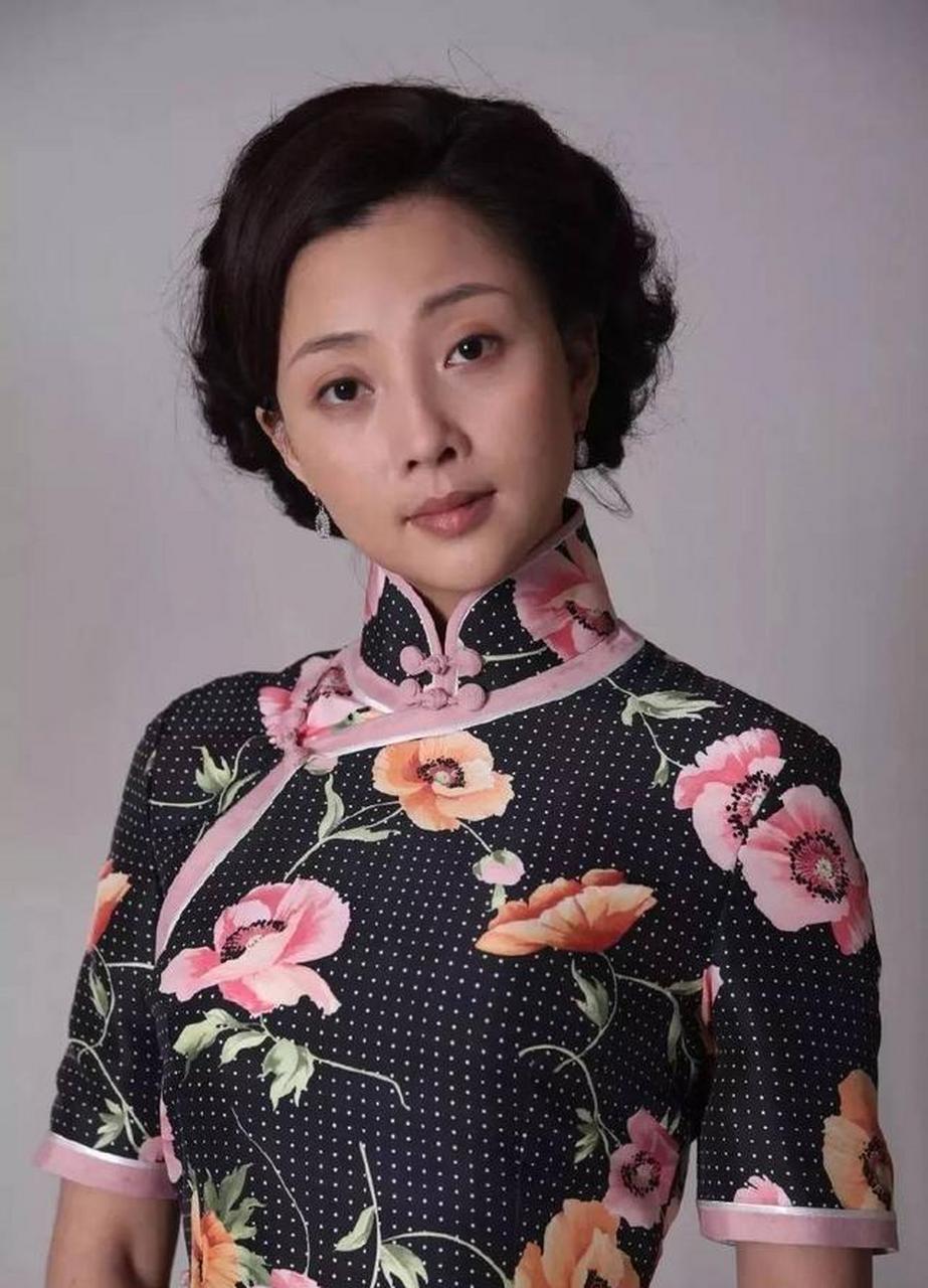 殷桃绝对是影视界的姣姣者[玫瑰][赞]