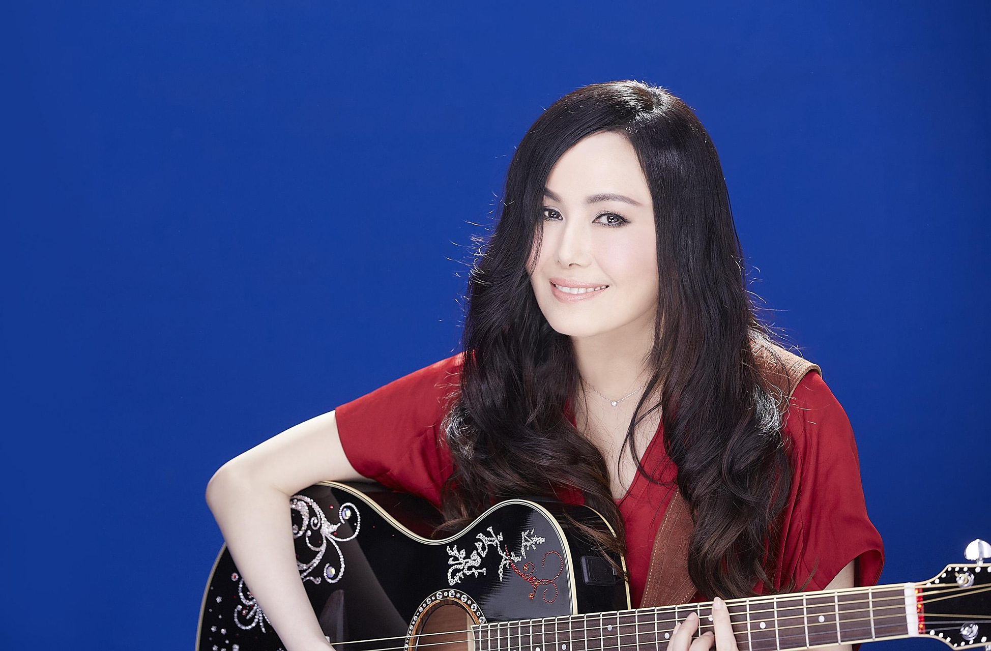 江蕙,本名江淑惠,1964年9月出生于台湾省嘉义县,中国台湾女歌手.