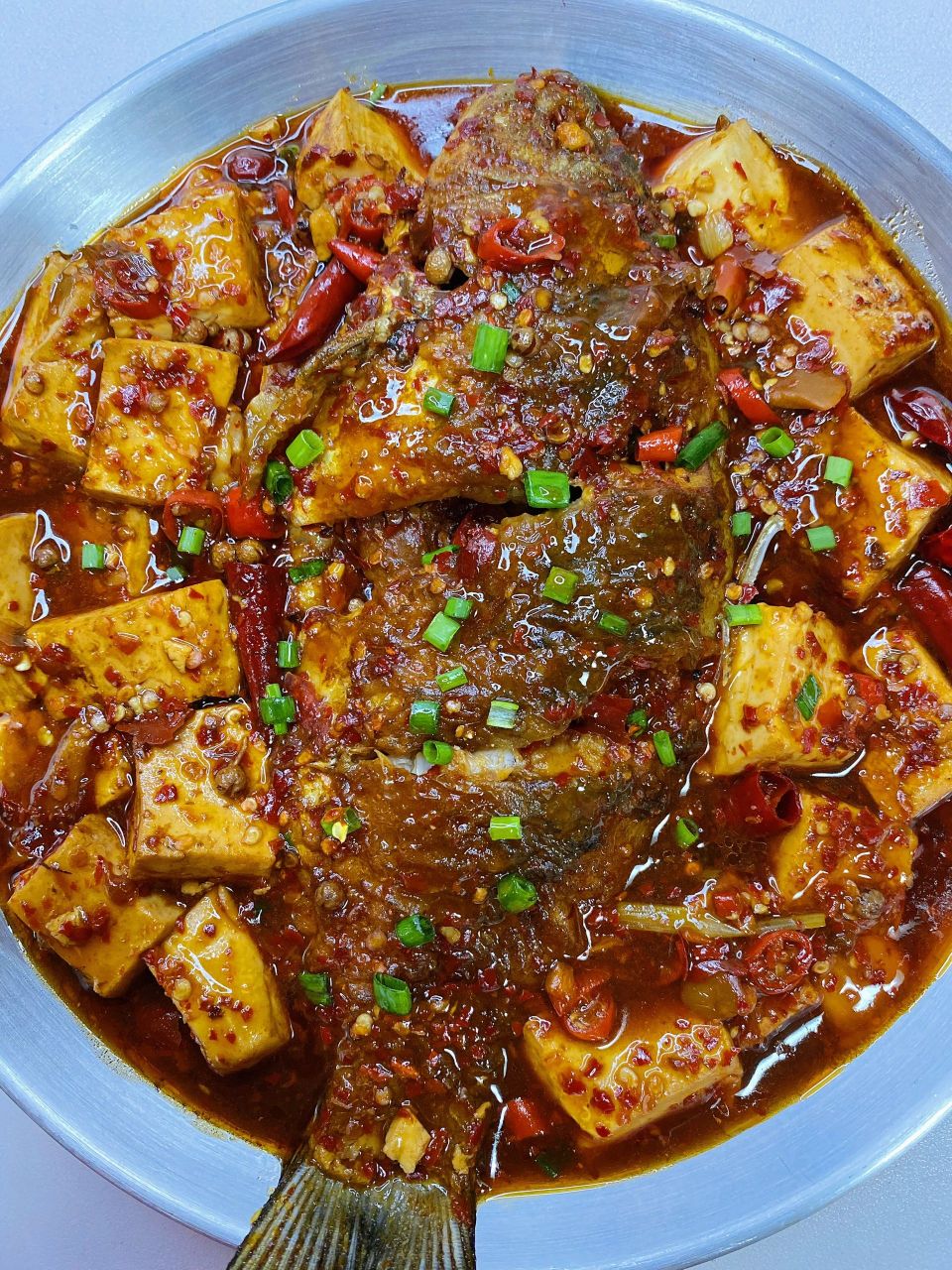 最好吃的家常菜 麻辣红烧鲫鱼 超级下饭|||95食材: 一条鲫鱼,一块