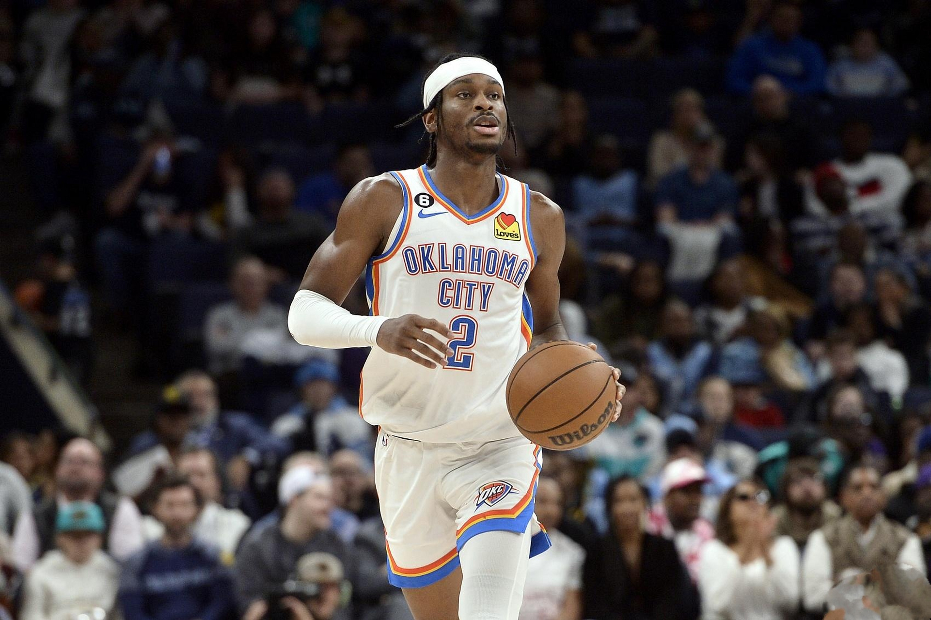 本场比赛,雷霆球星亚历山大状态火热,首发出战36分钟,投篮18中12,其中