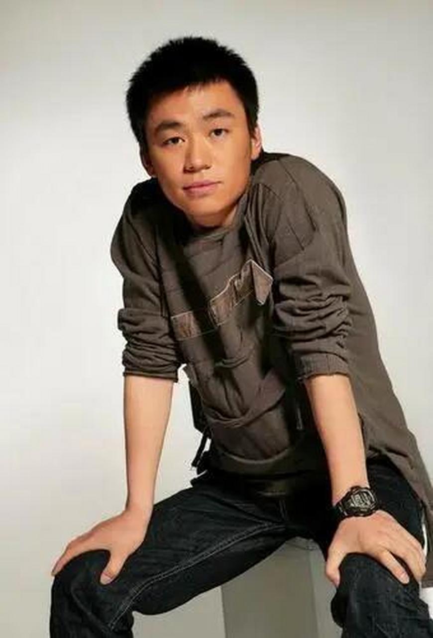 王宝强自己没学历但很重视教育,每年给孩子请各种私教  2.