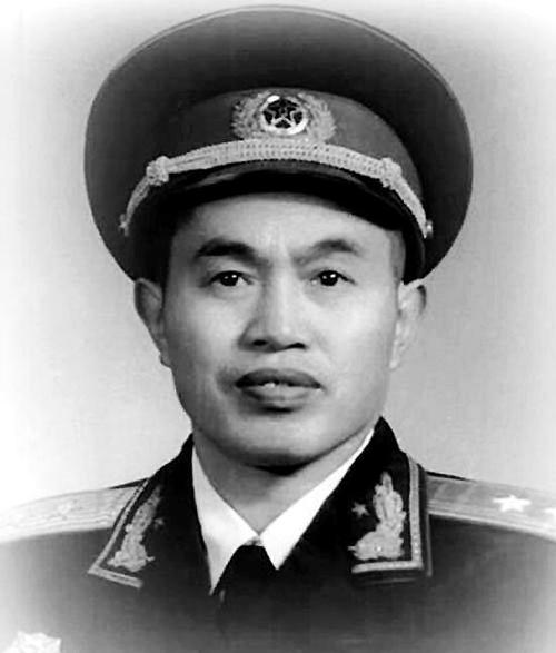 47军军长准备提升军区副司令,有人举报他是间谍,皮定均力荐通过