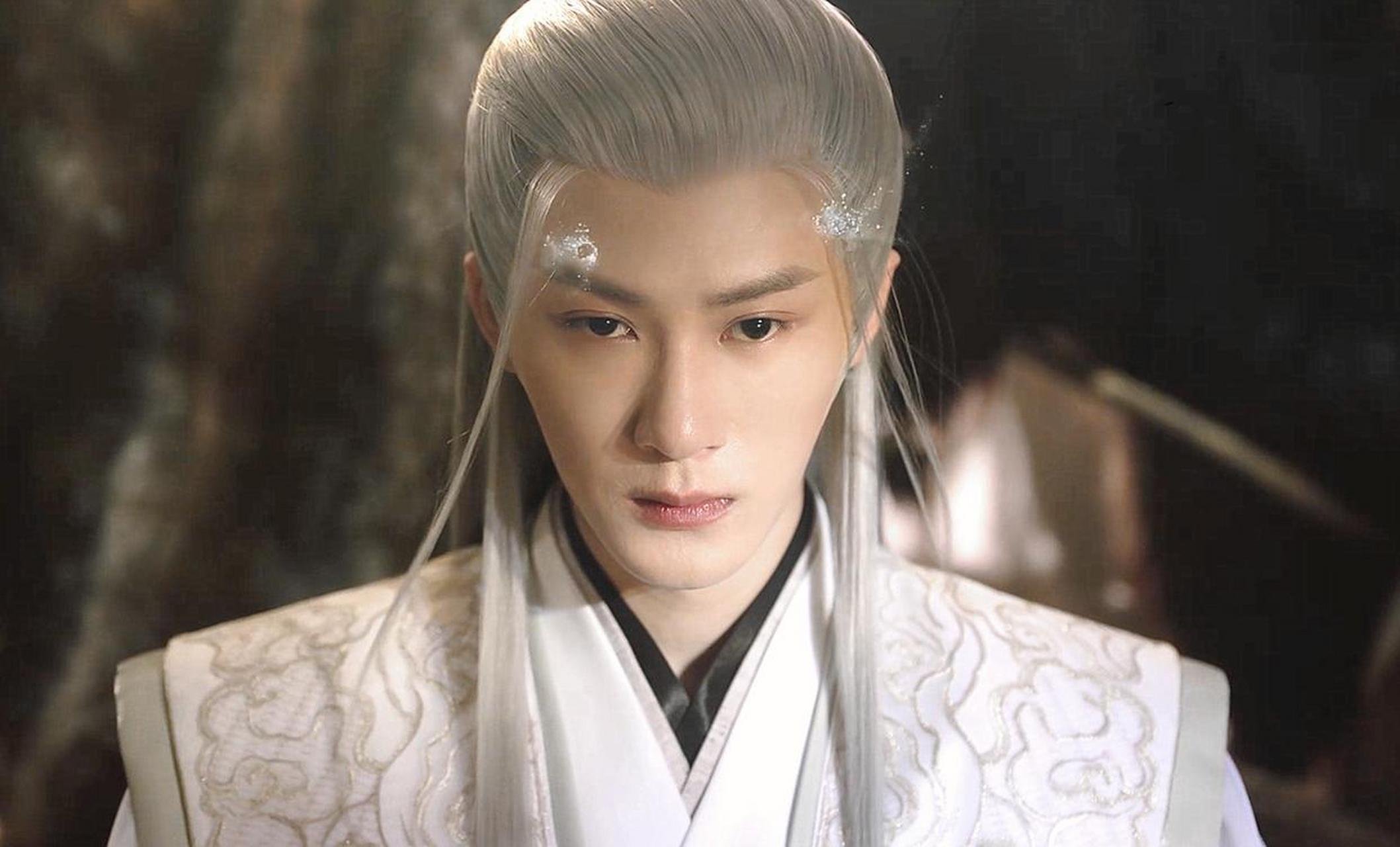 动态30天打卡挑战#         檀健次古装白衣白发扮相太绝了!