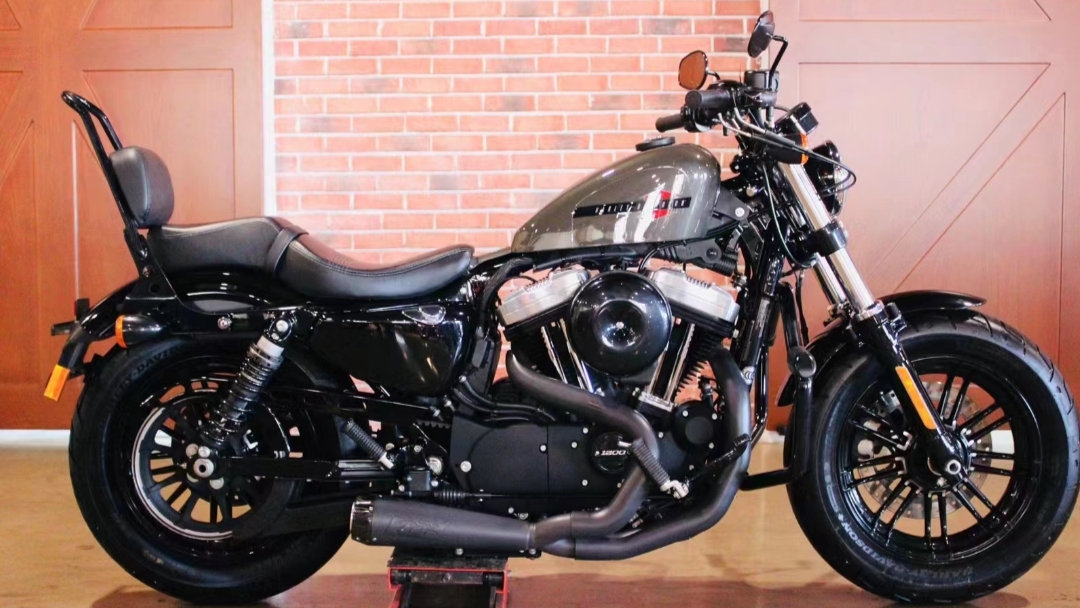 公升级别的拉风太子车,哈雷 x 48巡航太子,排量1200 c c