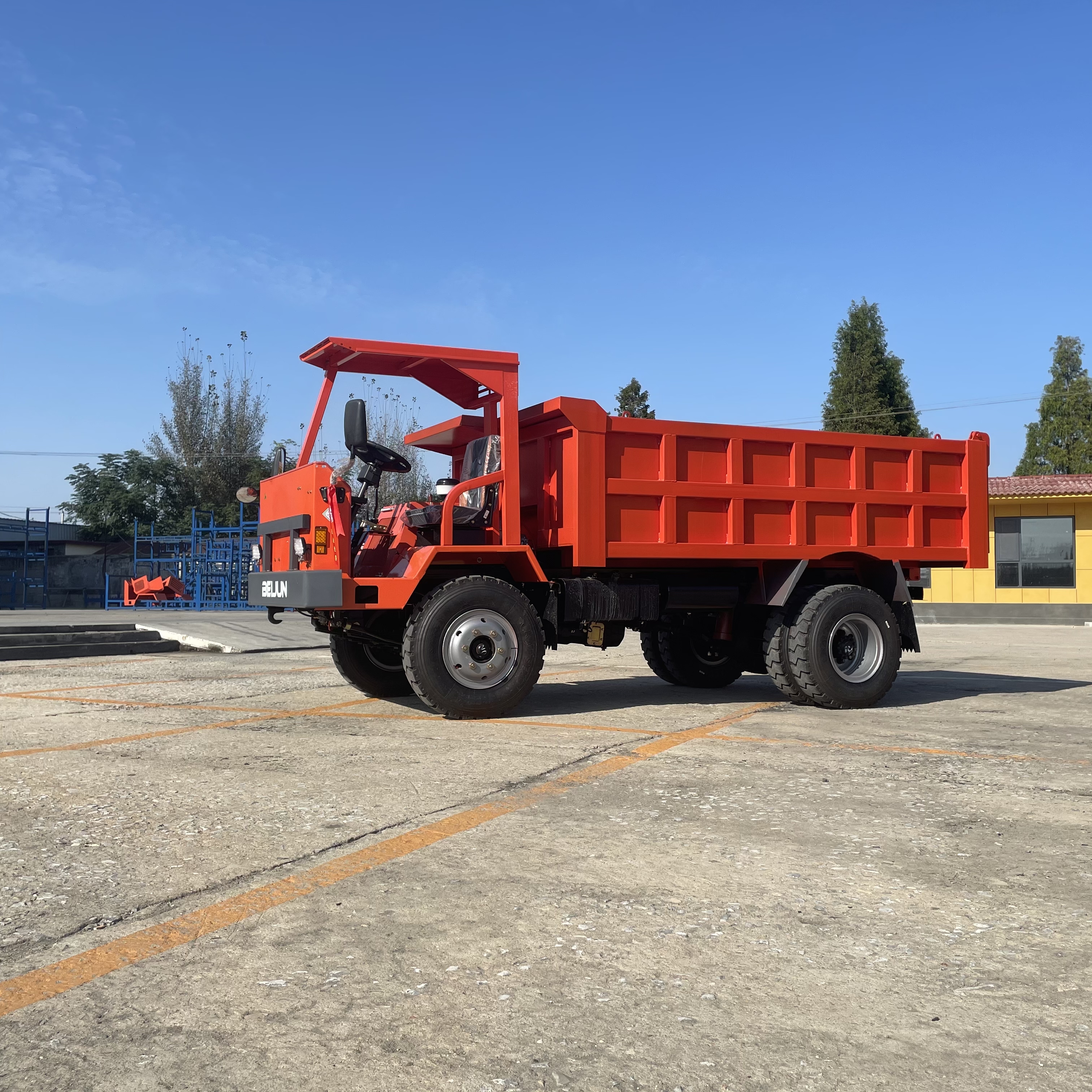 矿山井下自卸运输车8吨四驱配置