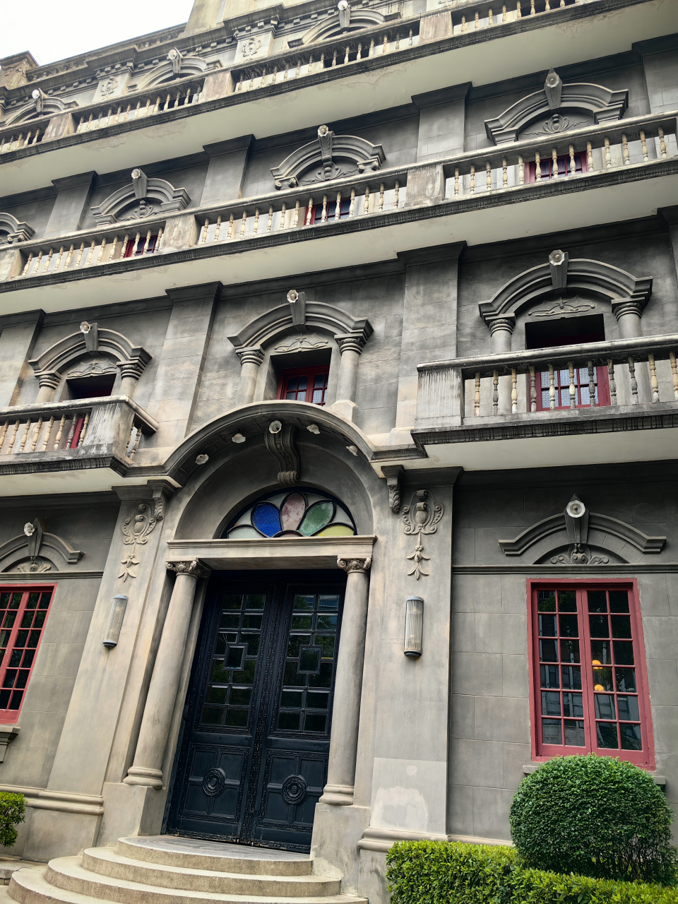 这是南昌起义总指挥部旧址,前身为当时南昌城内的大酒店——"江西大