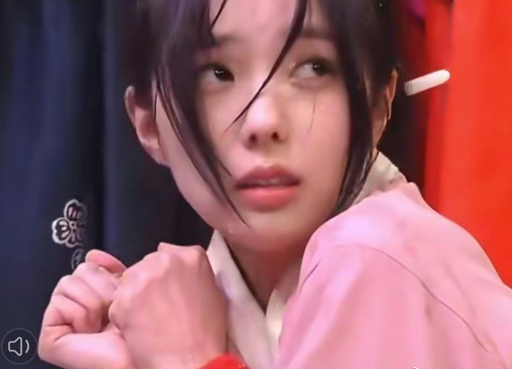 韩国艺人蔡秀彬,十年拍戏无人识,一句好冷天下知,这表情真是我见犹怜[