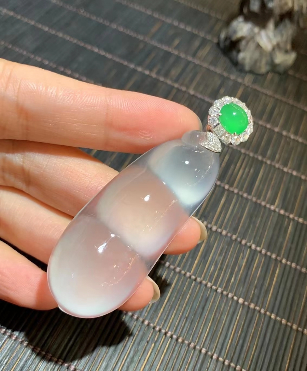 冰润饱满翡翠豆子,冰透无弊,冰胶感十足,透手无压力!#翡翠