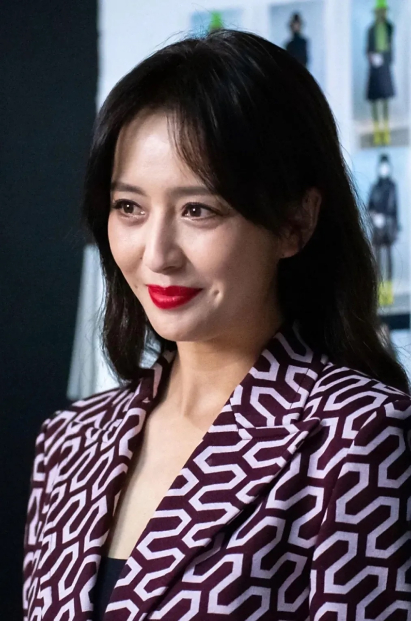 佟丽娅-上海时装周怼脸生图 2023上海时装周生图,现年已四十的yy,面对