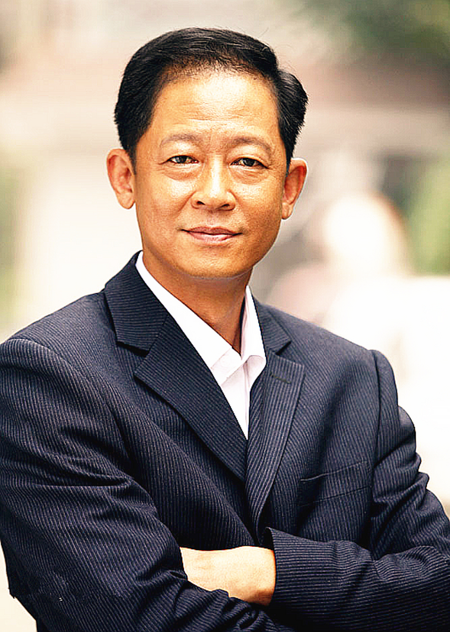 王志文说:"猪到死都不明白,手拿尖刀杀它的人,和给它一日三餐的人,是