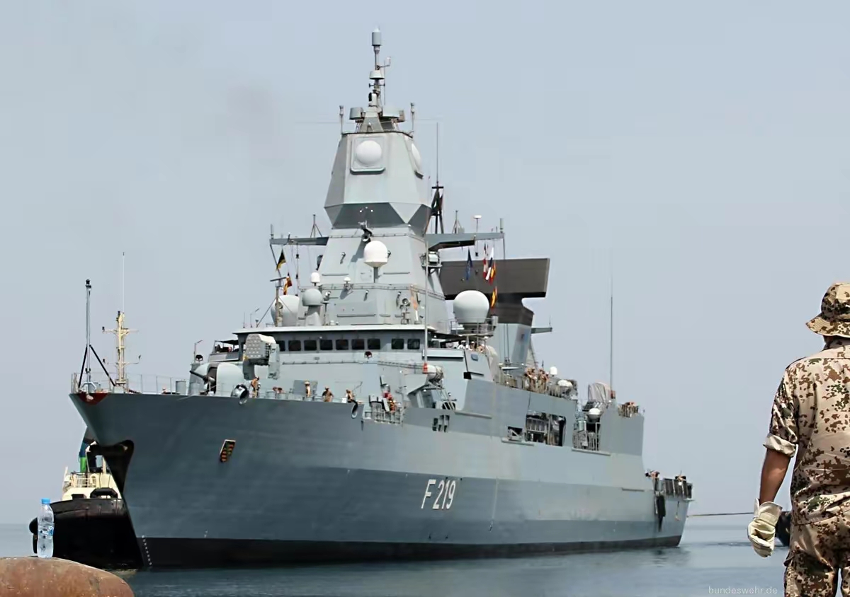 舰船欣赏:德国海军 f-124型护卫舰