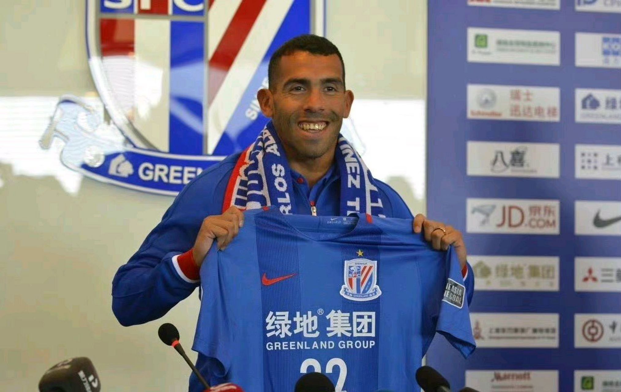 中超老友记# 38岁特维斯宣布退役  阿根廷球员特维斯退役,2017年