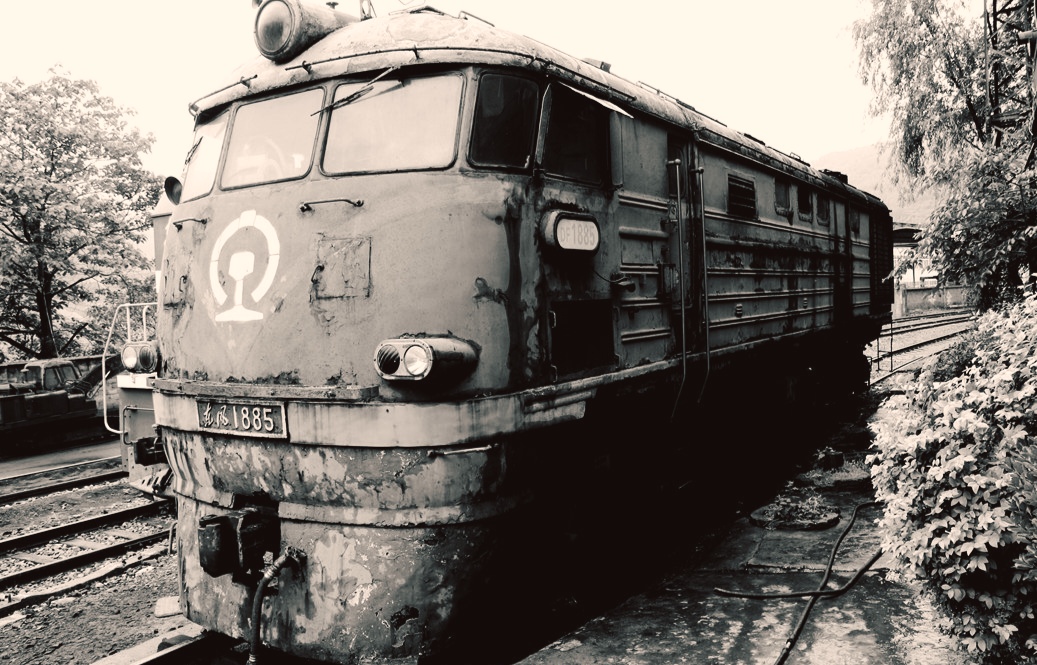 东风型内燃机车,中国内燃机车的经典,火车迷眼中的"老东风"