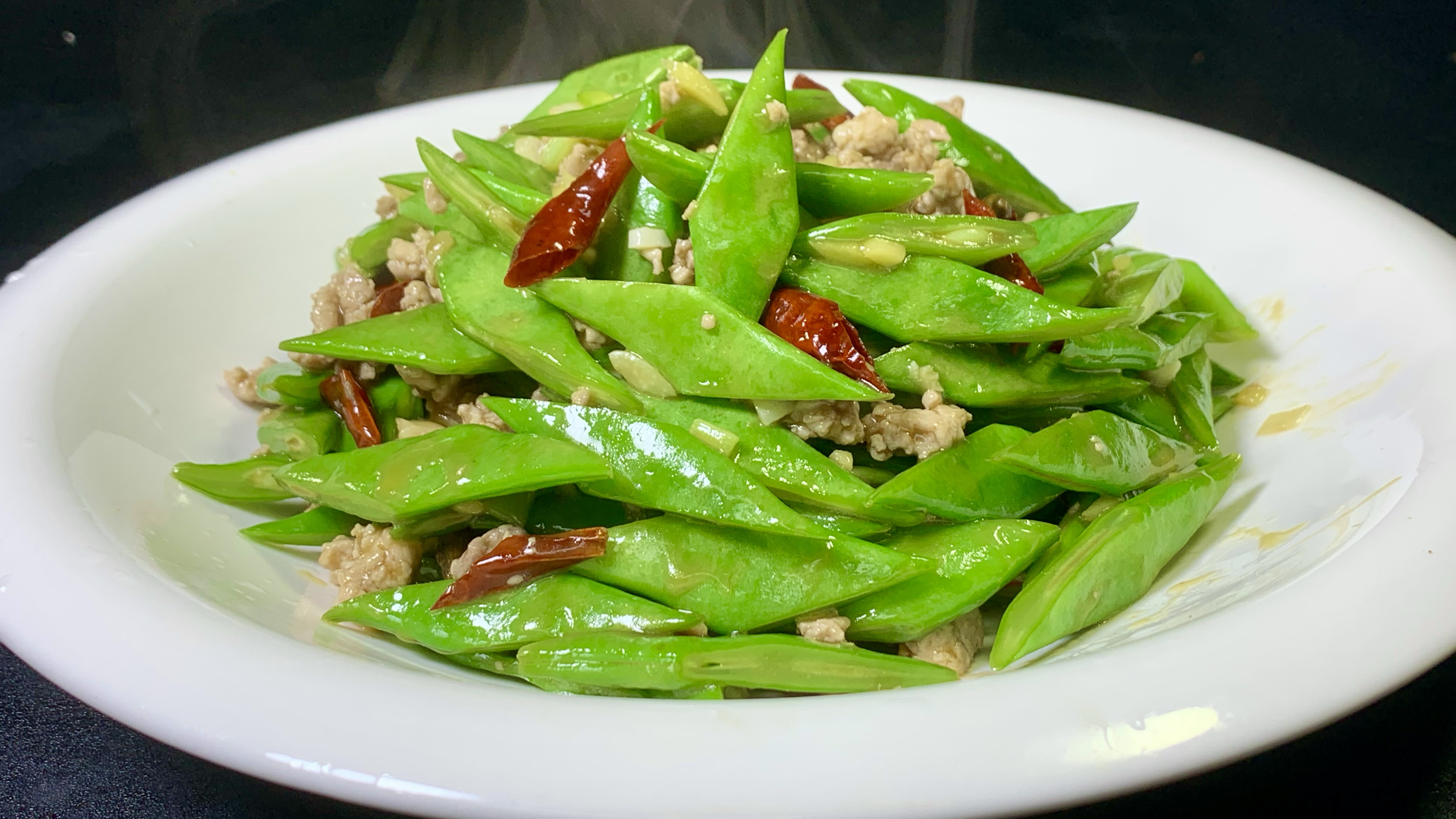 四季豆有人过油，有人焯水，难怪不好吃，大厨教你肉末四季豆