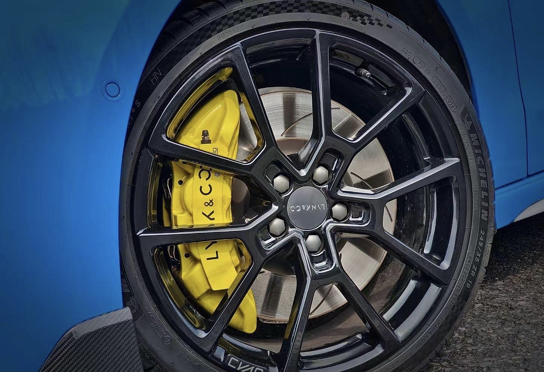 领克(lynk&co)是一家年轻且充满活力的汽车品牌,近年来越来越受到年轻