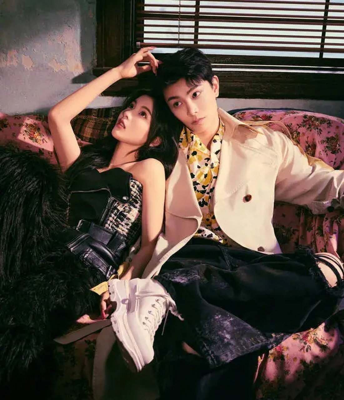 杨超越丁禹兮双人封释出 亲密相依cp感爆棚搜狐娱乐讯 7月24日,杨超越