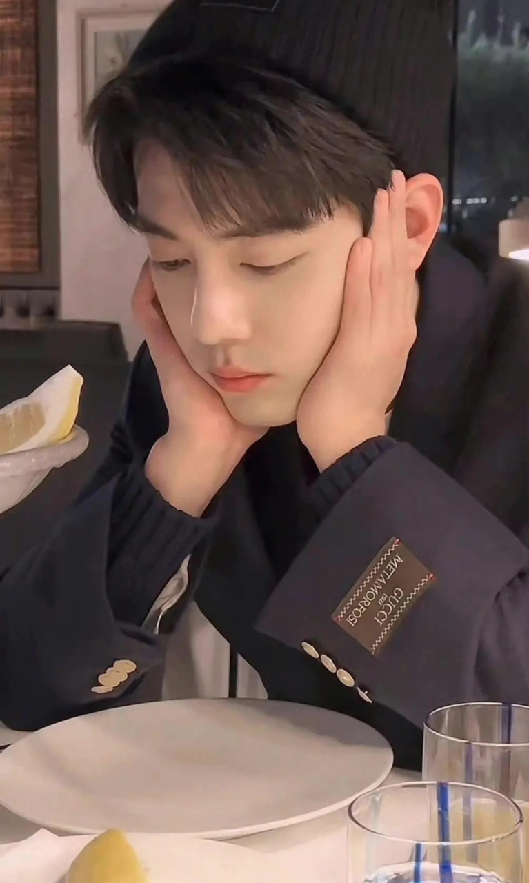 肖战好萌好可爱,妥妥的青春美少年~ 真是越看越喜欢