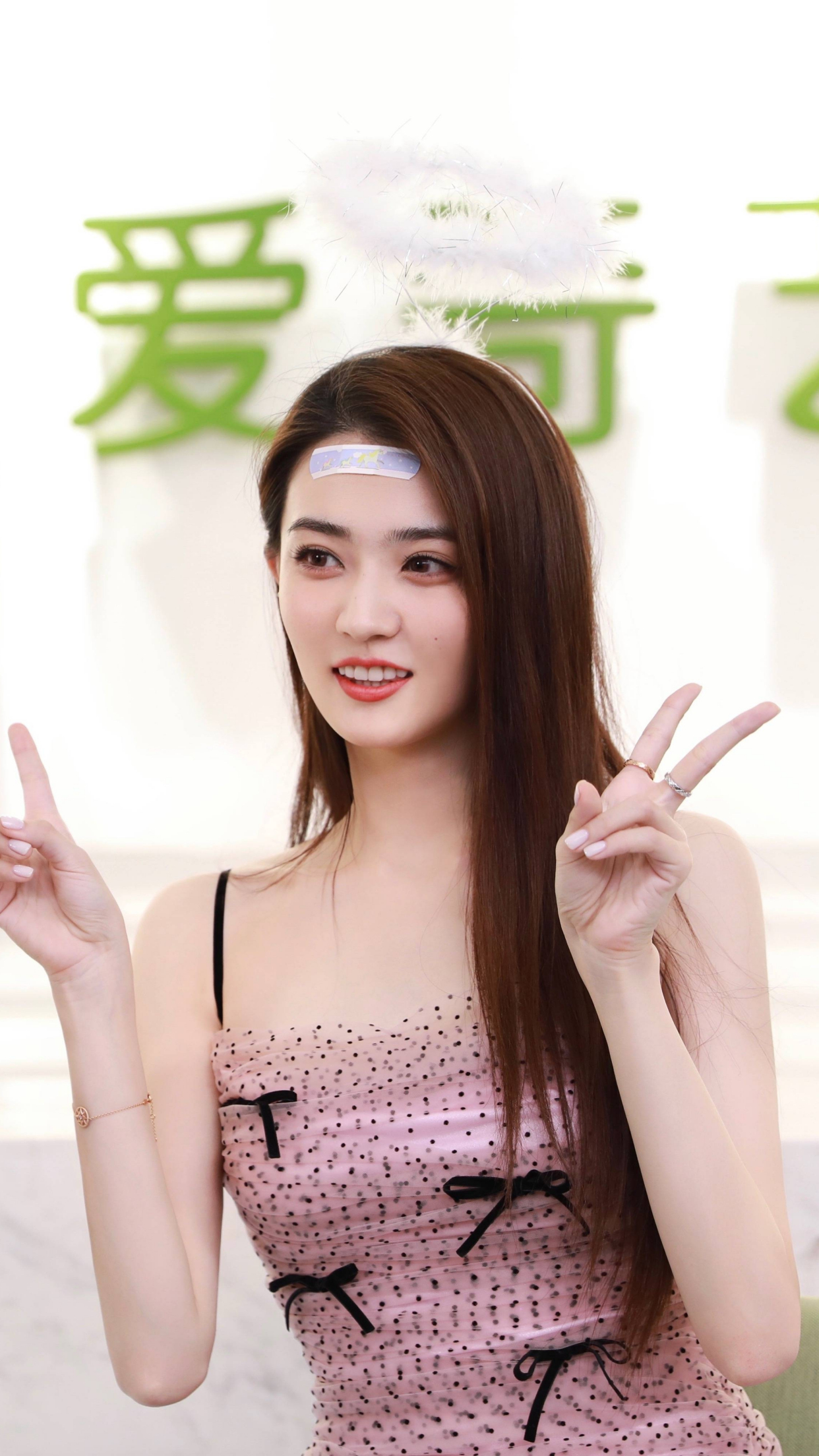 演员徐璐,主演电视剧《良辰美景》,甜美可爱的小姐姐!