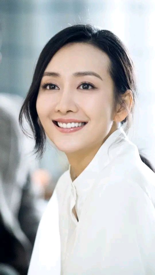 王鸥精美壁纸:容貌绝美,浑身散发着女人味,太让人迷恋了!