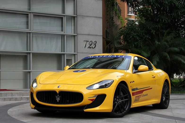 车标像叉子的是什么车?