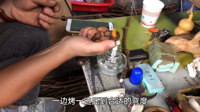 [图]实拍金刚藤文玩手镯的制作过程，一个小时只能做一只，太漂亮了！