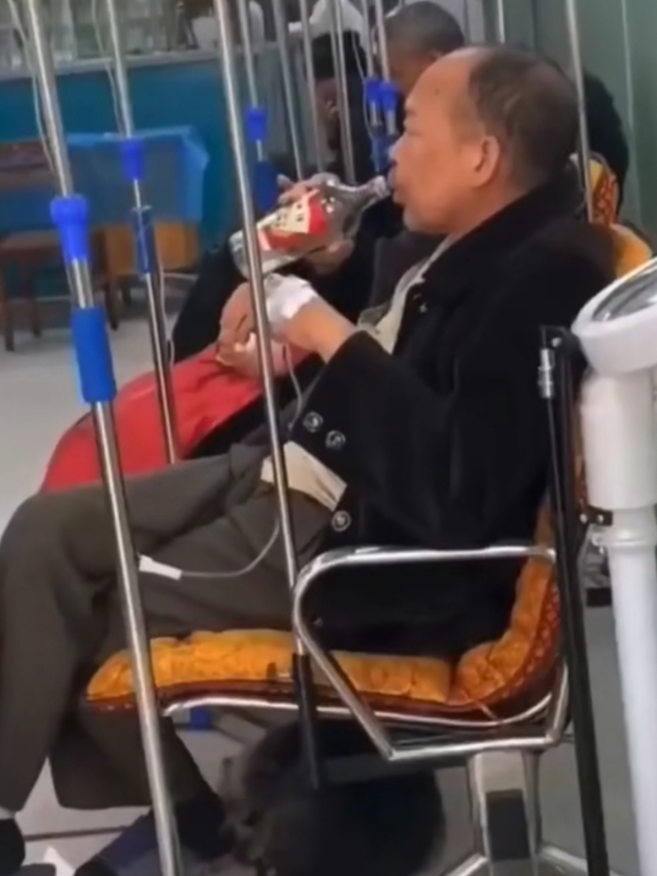 你大爷还是你大爷,气质这一块从来没输过.