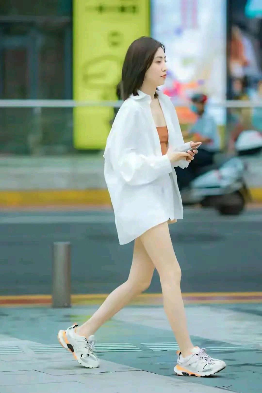 白衬衣美女街拍