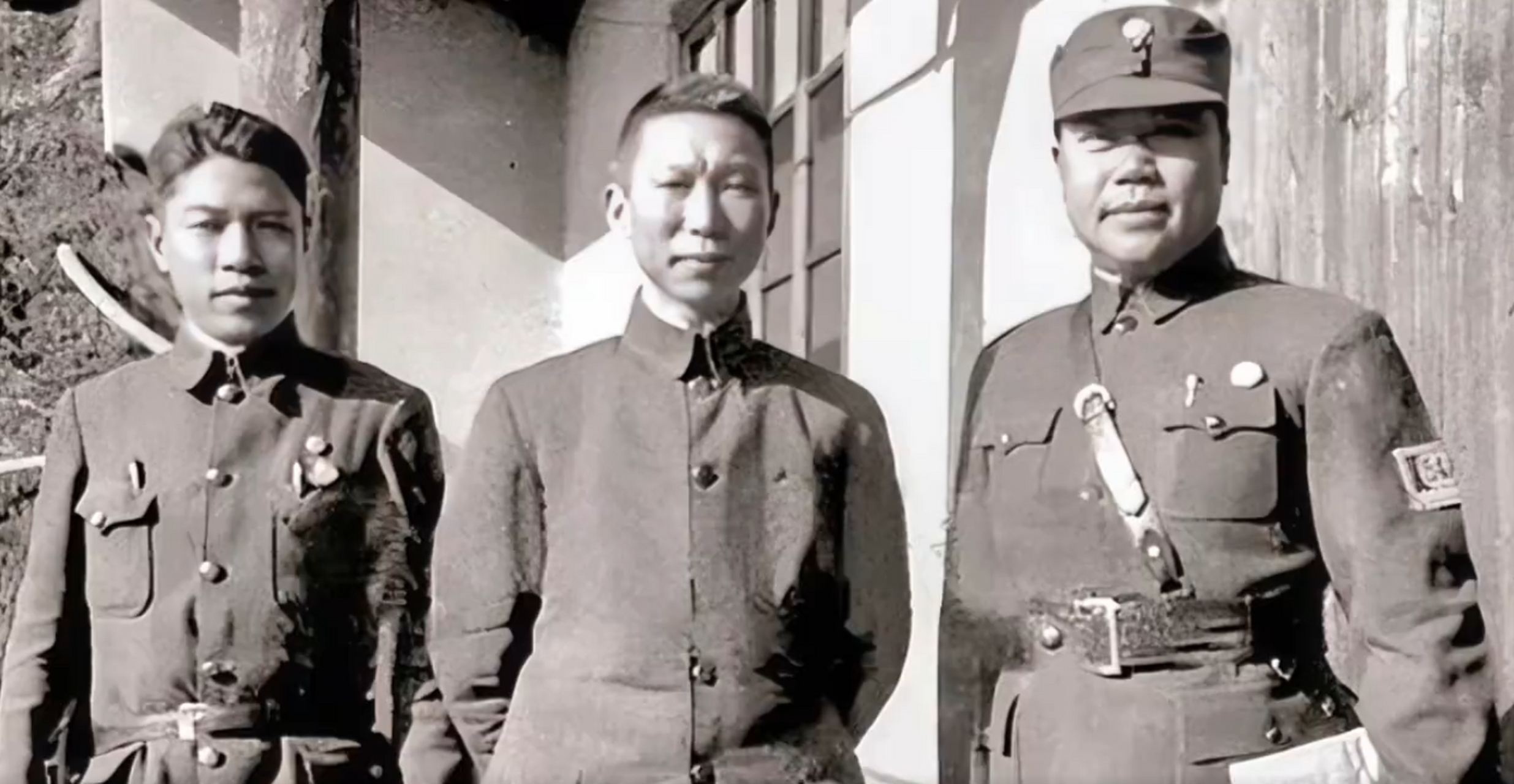 薛岳将军,与方学芬和霍揆彰的一张珍贵合影,薛岳将军在50岁时,担任"绥