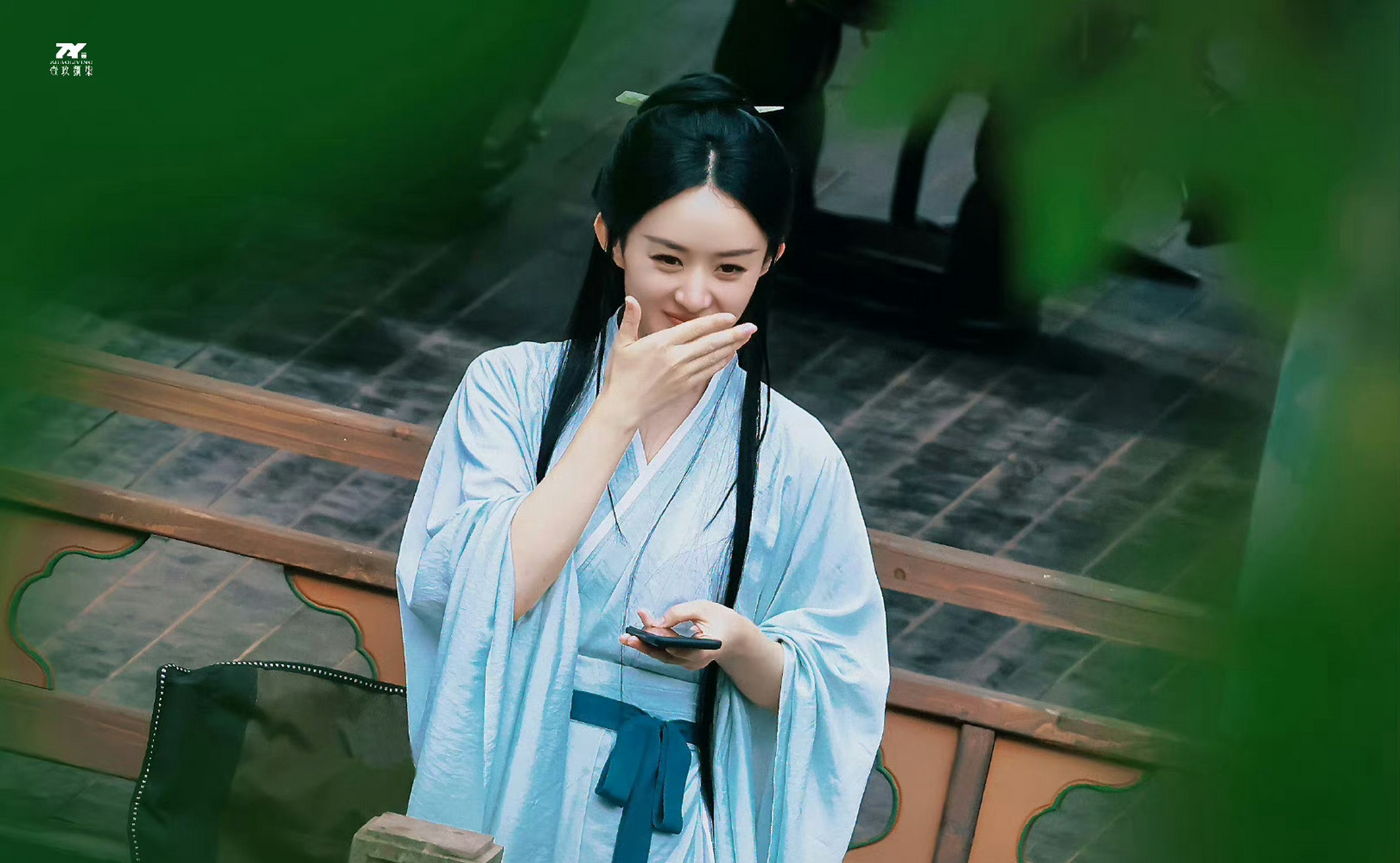 赵丽颖《与凤行》里的古装扮相完全美到我心巴了,"敢拦本王,有胆色