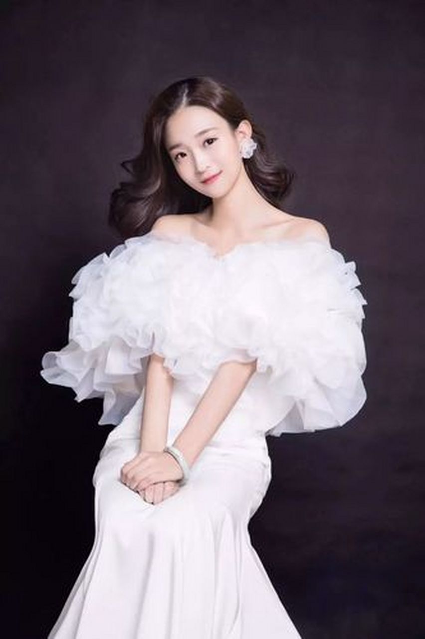 演员舒杨可能对于很多人来说这个人有些陌生,不过也不奇怪毕竟她本身