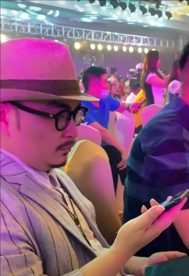 衣哥公司开业可谓是星光烁烁,除了各大网红主播如,林先生,利哥,张越