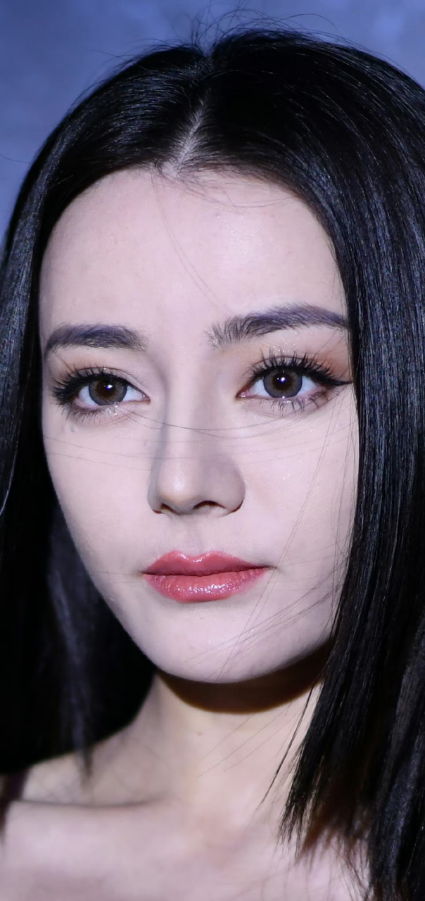 摄影师放出热巴未修图,这个脸下辈子长我脸上行吗?