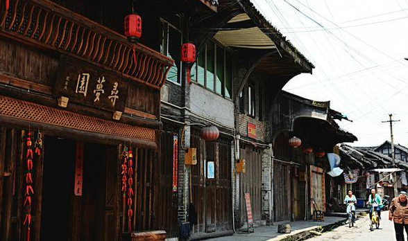峨眉山脚下的罗目古镇,让人仿佛到了桃花源