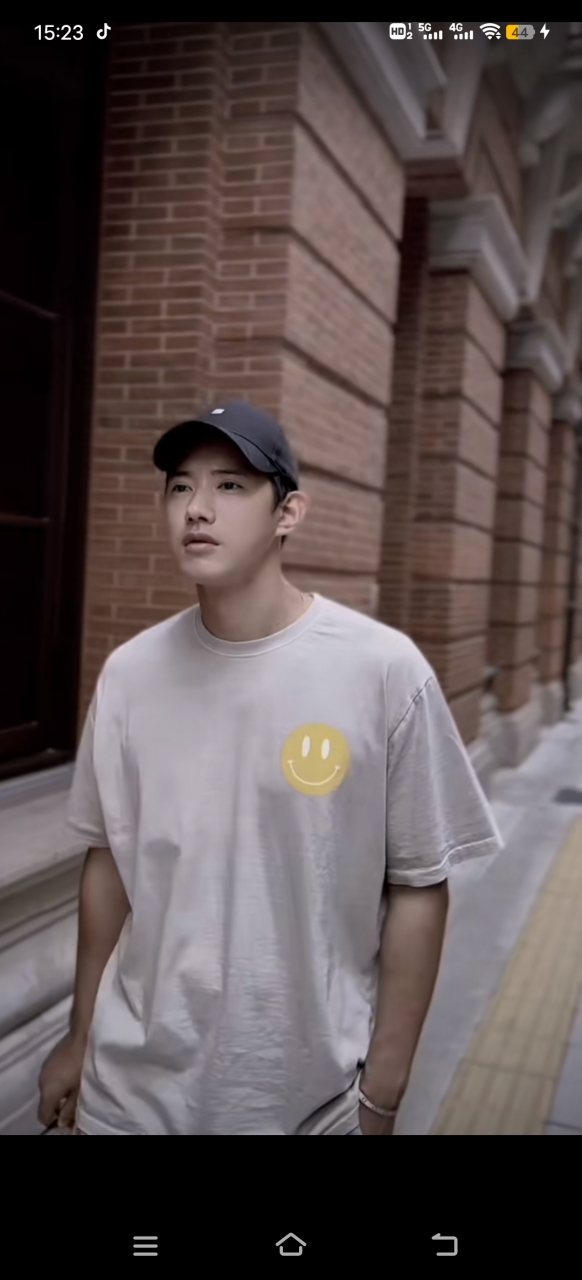 刷到了炎龙铠甲吴建飞,居然就定居在上海,快20年了,容颜还是那么帅