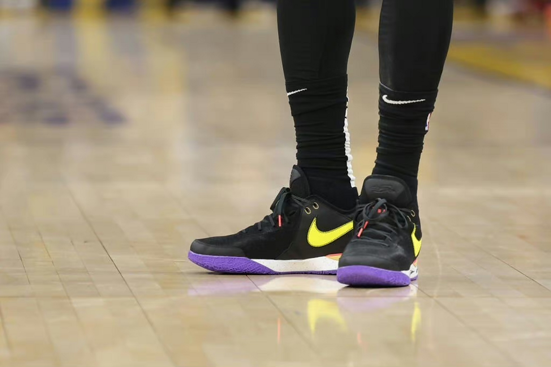 勒布朗詹姆斯上脚nike zoom lebron nxxt